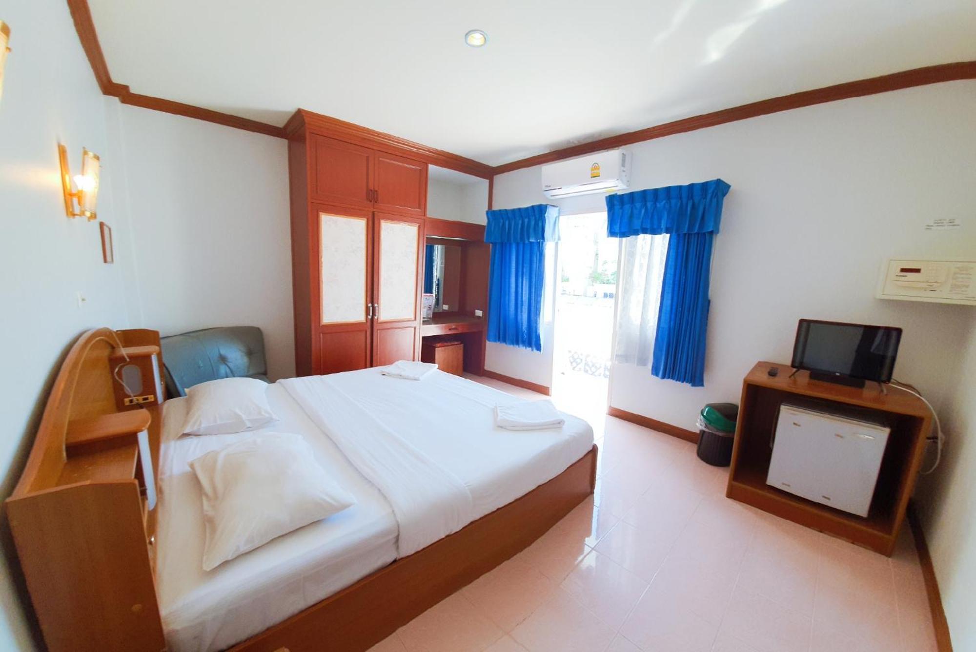 Break Point Hotel Patong Exteriör bild