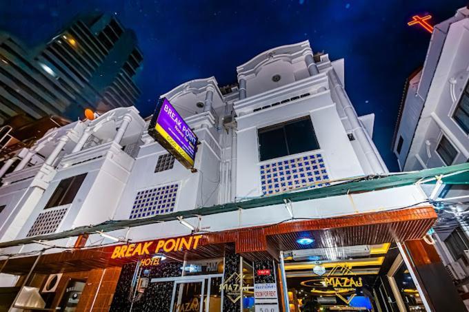 Break Point Hotel Patong Exteriör bild