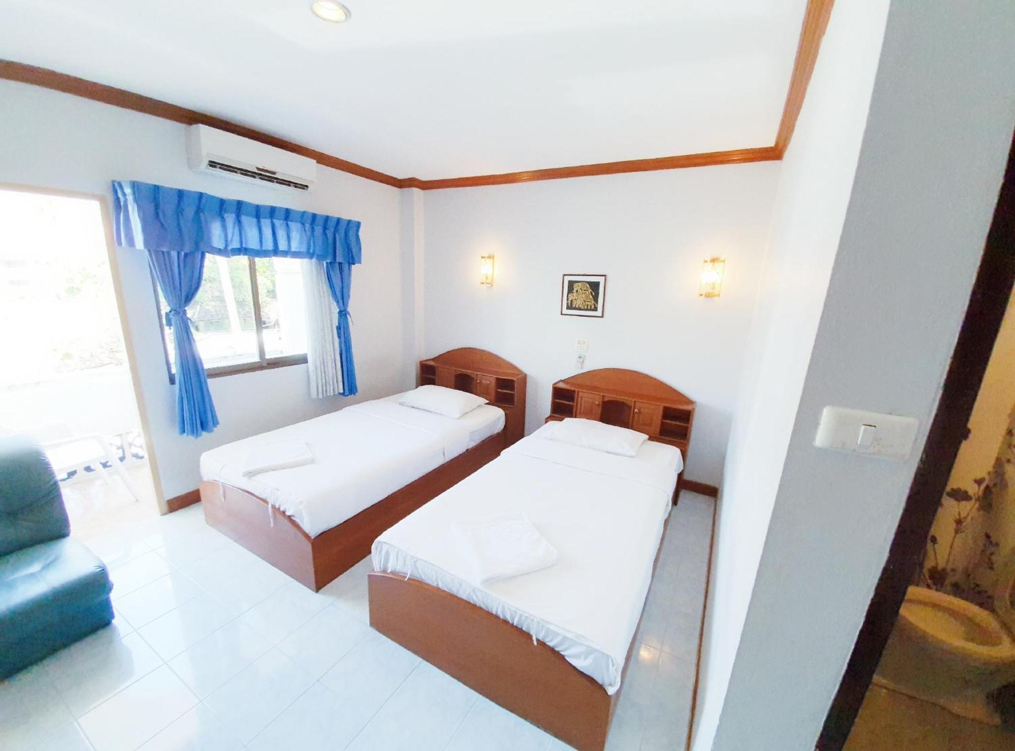 Break Point Hotel Patong Exteriör bild