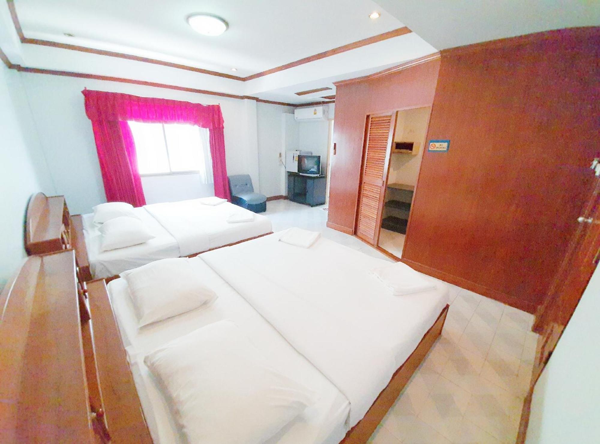 Break Point Hotel Patong Exteriör bild