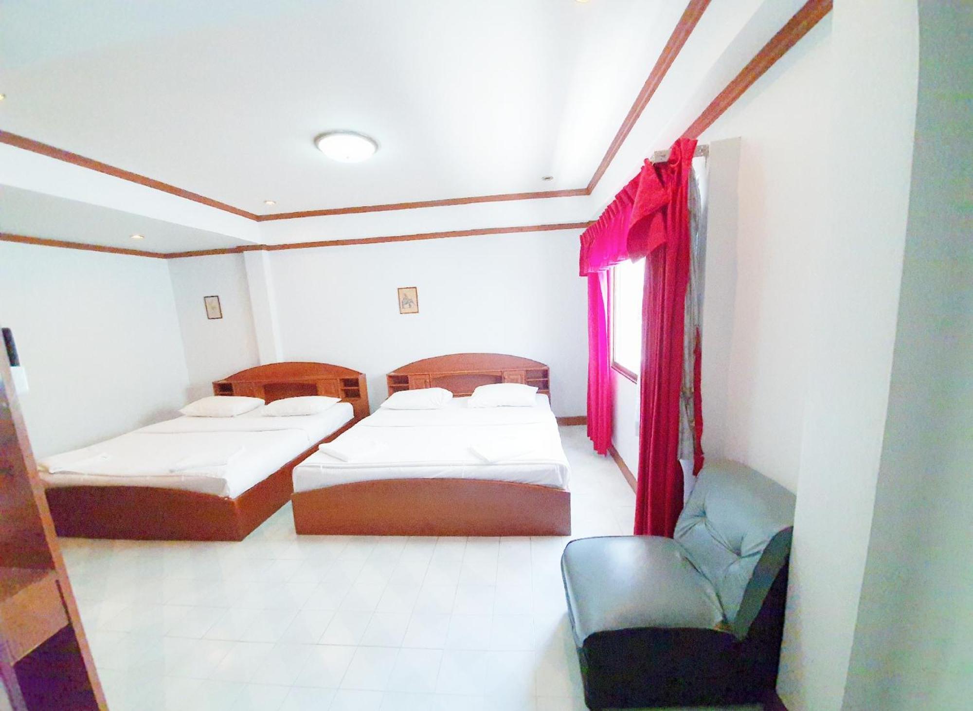 Break Point Hotel Patong Exteriör bild