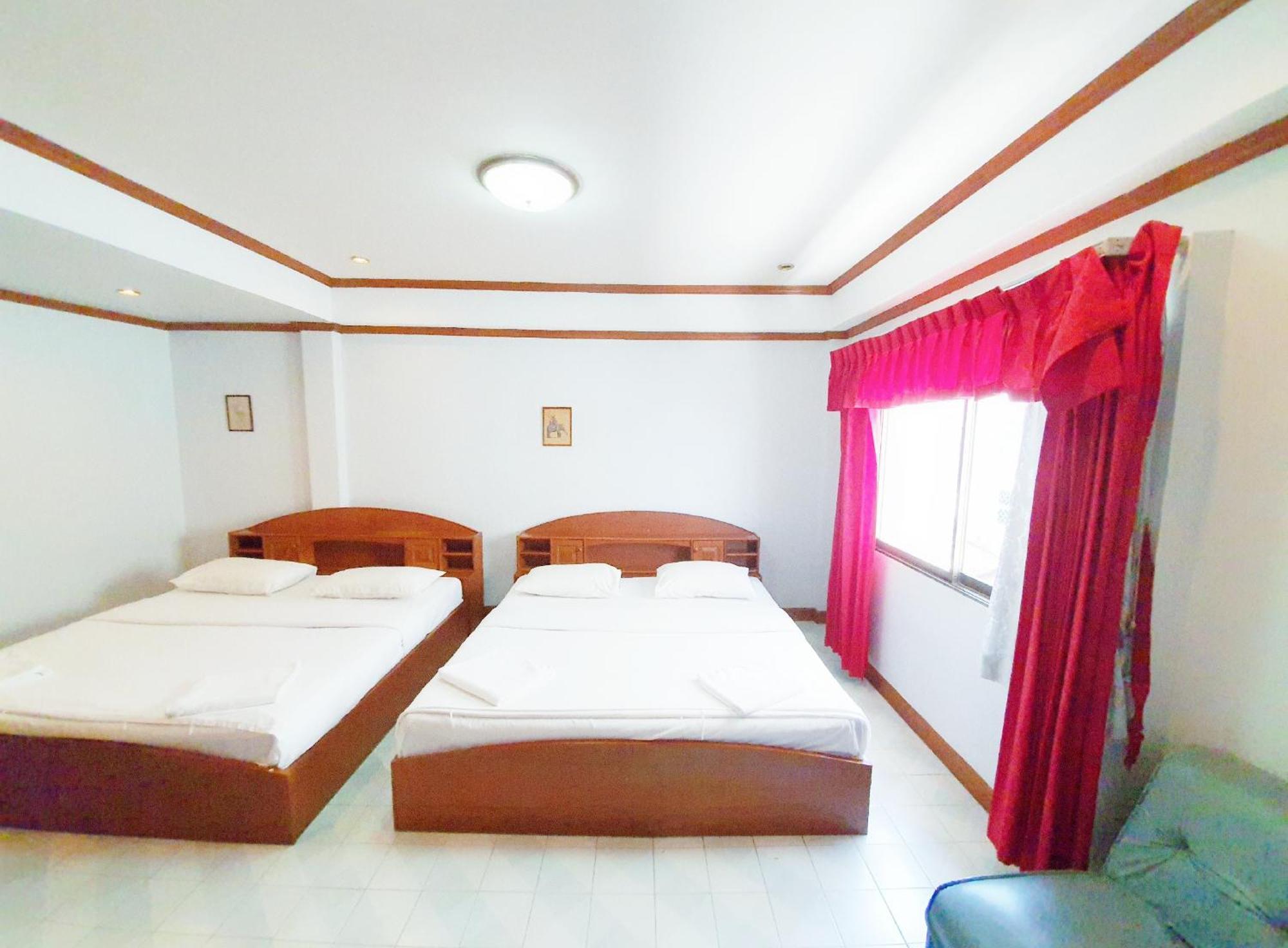 Break Point Hotel Patong Exteriör bild