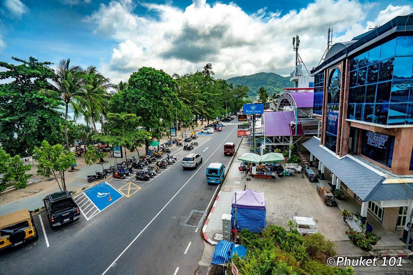 Break Point Hotel Patong Exteriör bild