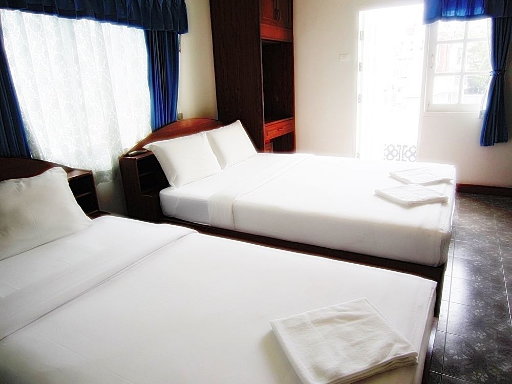 Break Point Hotel Patong Exteriör bild